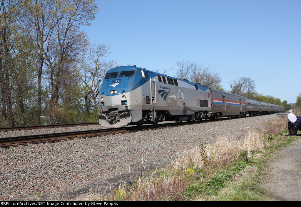 Amtrak 115 with train 07T heads West at MP 116